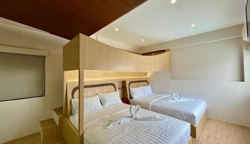 Deluxe Family Suite