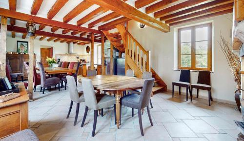Seven-Bedroom Holiday Home