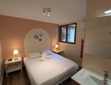 One-Bedroom Apartment with Garden View