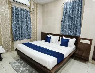 Deluxe Double Room (2 Adults + 1 Child)