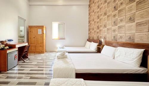 6-Bed Mixed Dormitory Room