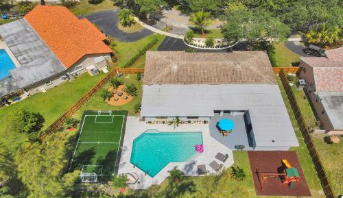 Seven-Bedroom House