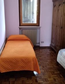 Twin Room with Shared Toilet