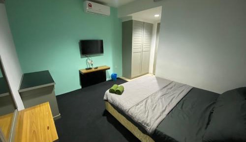 Deluxe Queen Room