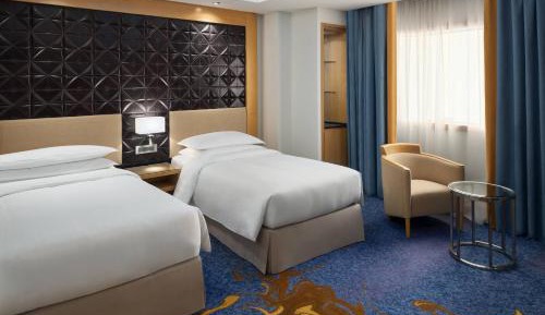 Superior Twin Room, Club Floor, Lounge access, included Breakfast, Snacks, and Dinner	