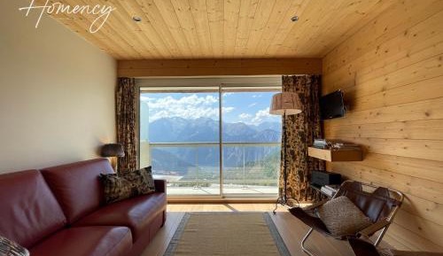 One-Bedroom Apartment with View