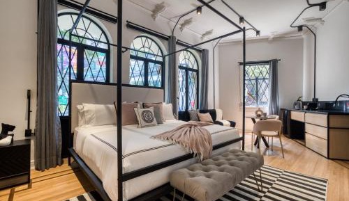 The Royalty Suite