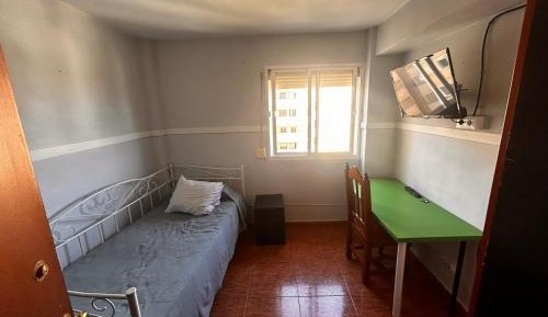 Single Room with Shared Bathroom