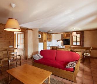 Four-Bedroom Apartment (10 Adults)