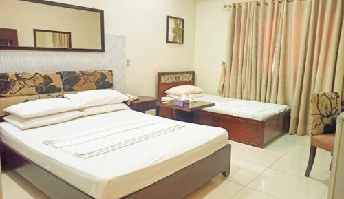 Deluxe Family Room