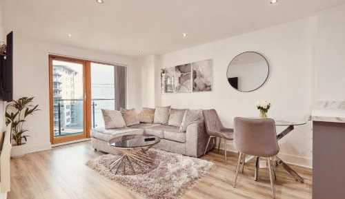 One-Bedroom Apartment with River View