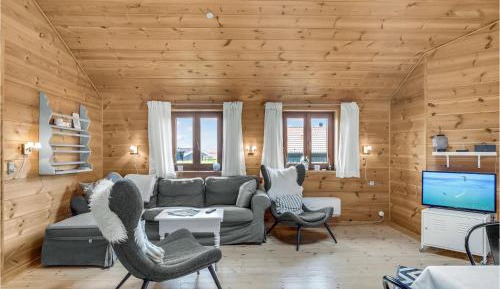 Four-Bedroom Holiday Home