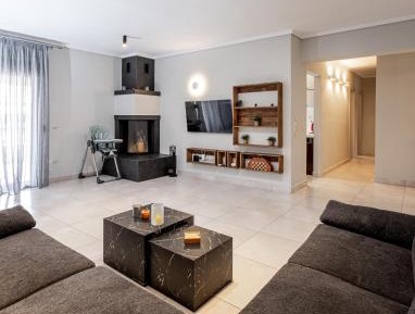 Three-Bedroom Apartment with Mountain View