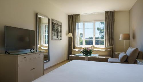 Junior Suite with Parking Included