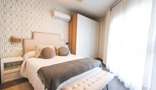Superior One-Bedroom Apartment