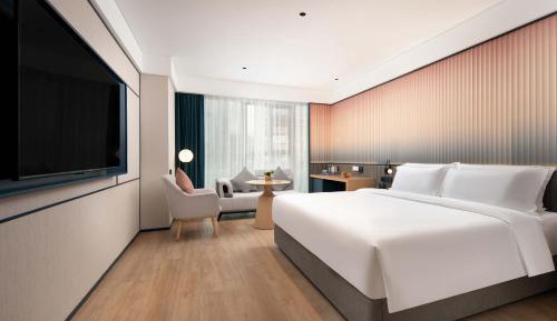 Deluxe Queen Room