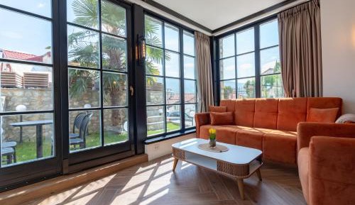 Deluxe One-Bedroom Apartment with Garden View