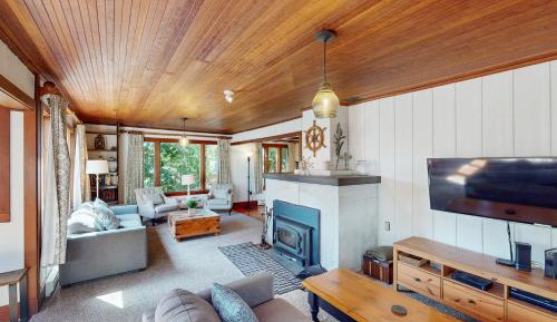 Four bedroom holiday home 