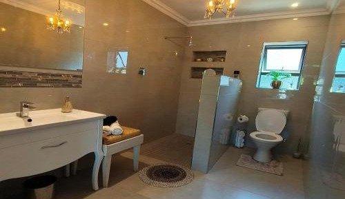 Queen Room with Garden View