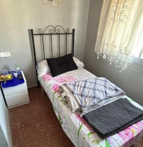 Single Room with Shared Bathroom