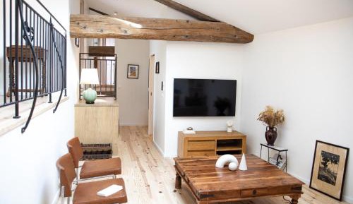 Four-Bedroom Deluxe Apartment