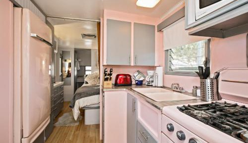 Superior Vintage Trailer - Pet Friendly