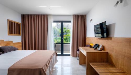 Triple Room with Terrace