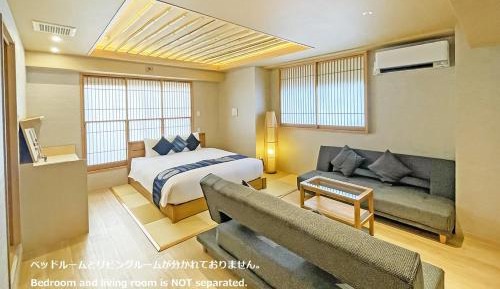 Queen Suite with Spa Bath