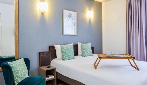 One-Bedroom Apartment with Balcony (4 Adults)