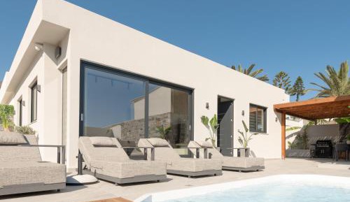 Villa - Beach Front
