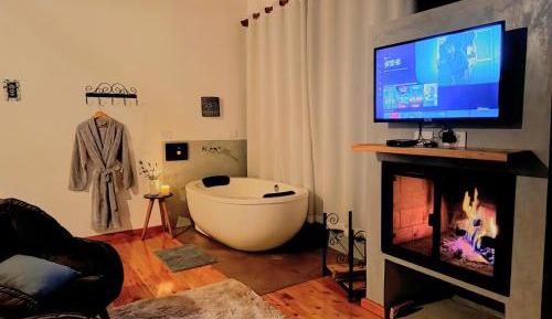 Superior Chalet with Bathtub