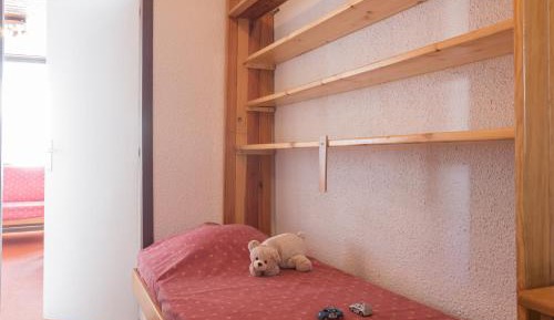 One-Bedroom Apartment with Sleeping Alcove (6 People)