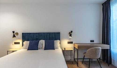 Deluxe Double Room with Bath