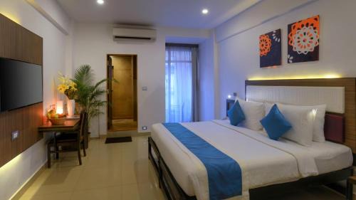 Superior Double Room with Balcony