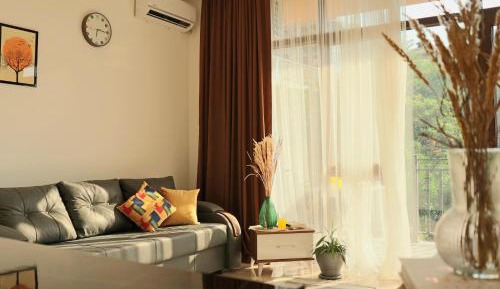 One-Bedroom Apartment with Garden