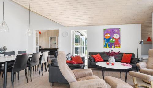 Three-Bedroom Holiday Home 