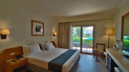 King Room with Pool View