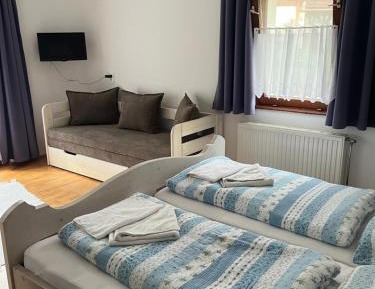 Standard Queen Room