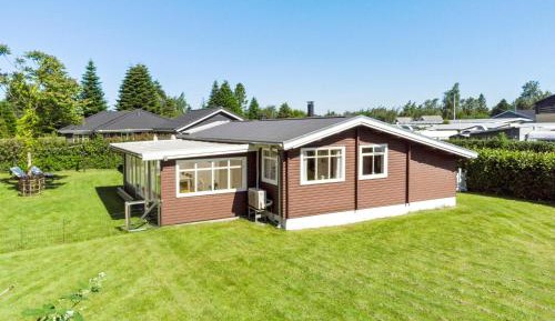 Three-Bedroom Holiday Home 