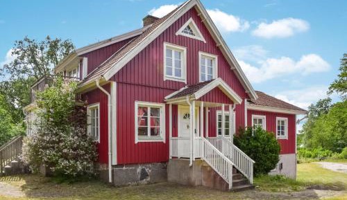 Four-Bedroom Holiday Home
