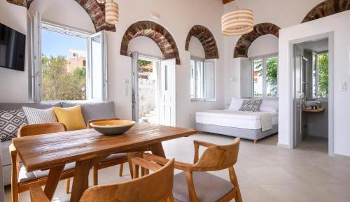 Deluxe Apartment with Balcony and Sea View