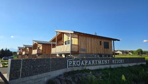 Apartment with Mountain View