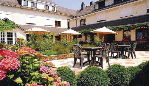 Eight-Bedroom Holiday Home