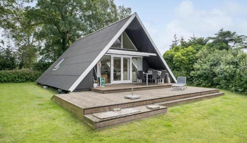 One-Bedroom Holiday Home