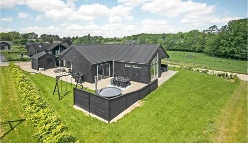 Four-Bedroom Holiday Home