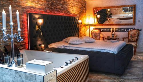 Deluxe Studio
