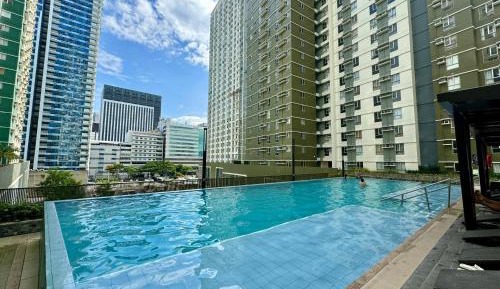 Apartment with Pool View 