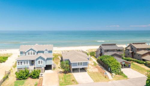 Four-Bedroom Holiday Home