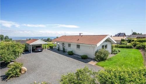 Three-Bedroom Vacation Home 