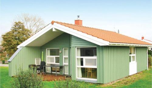 Three-Bedroom Holiday Home 